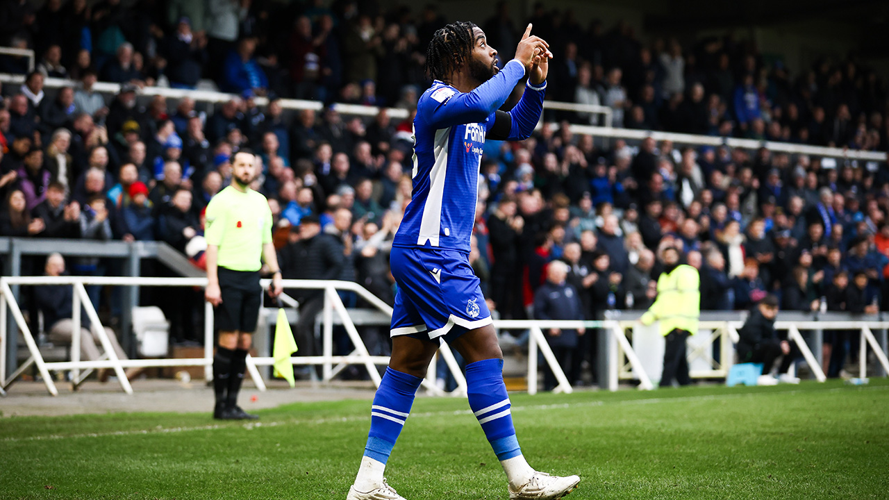 Shaq celebrates