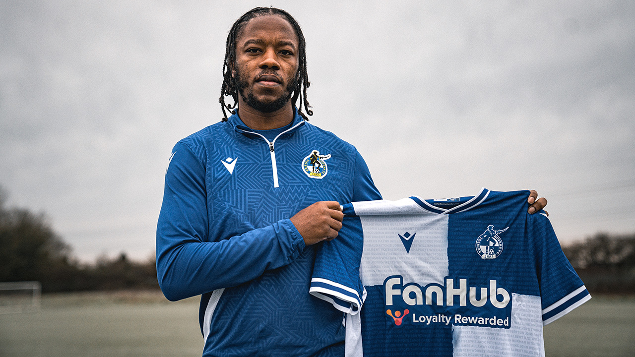 Romaine Sawyers signs for Bristol Rovers