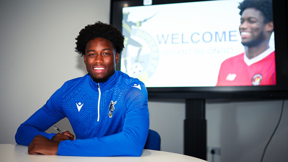 Bilongo signs his contract