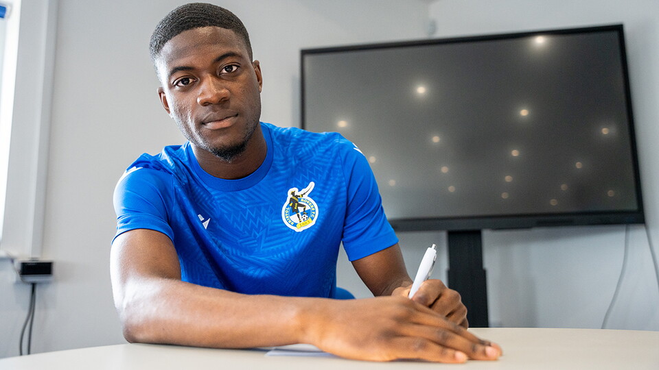 Clinton Mola signs for Rovers