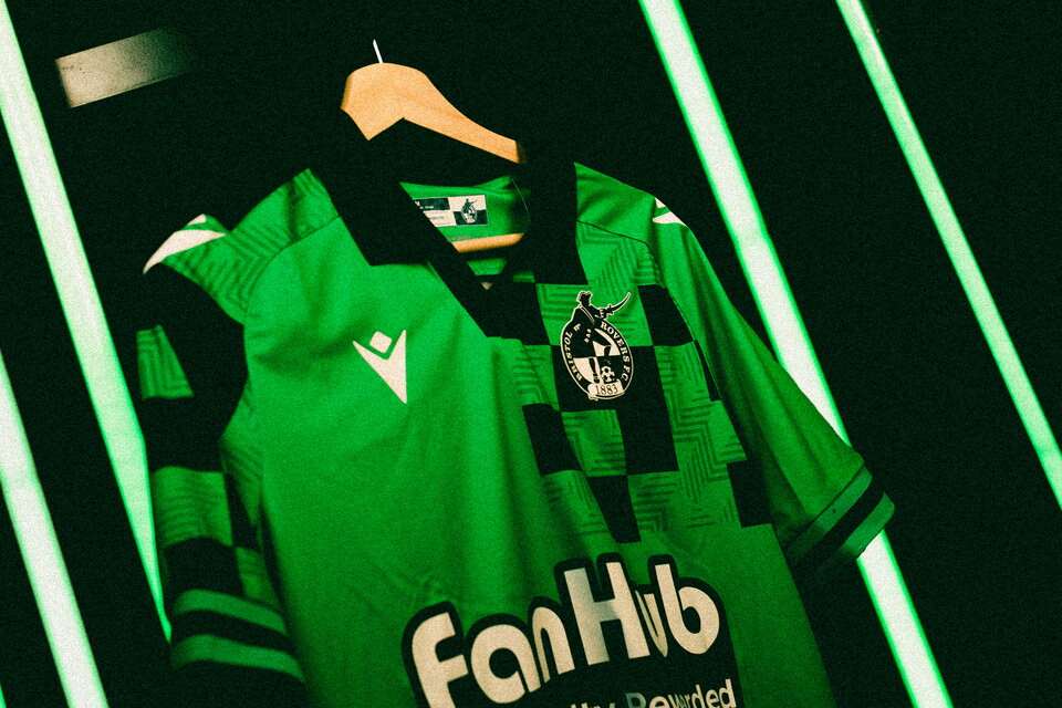 Unveiled | The 2024/25 Bristol Rovers Away Kit