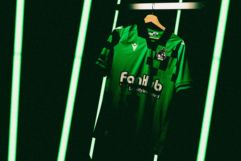 Unveiled | The 2024/25 Bristol Rovers Away Kit