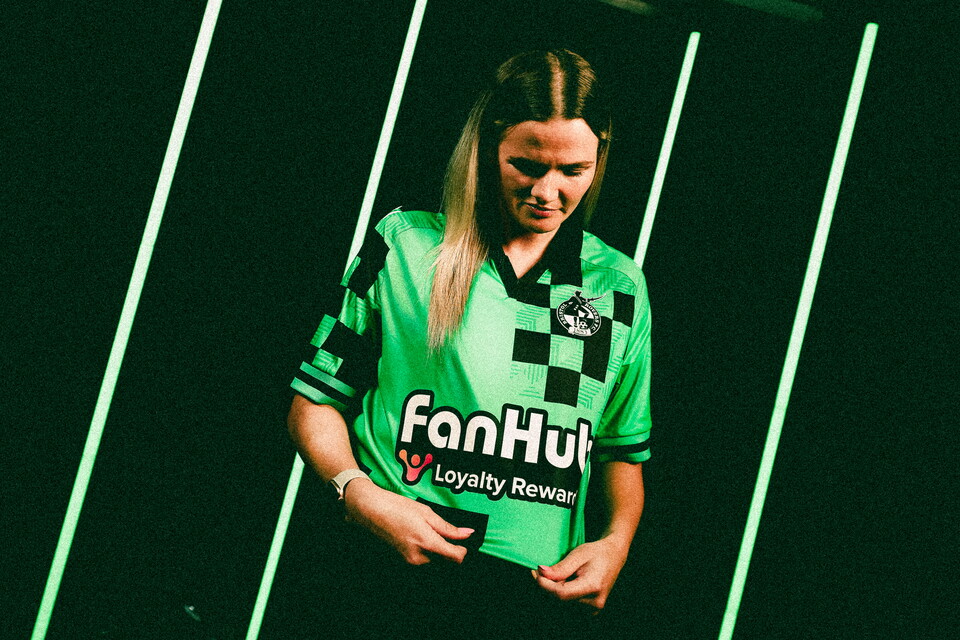 Unveiled | The 2024/25 Bristol Rovers Away Kit
