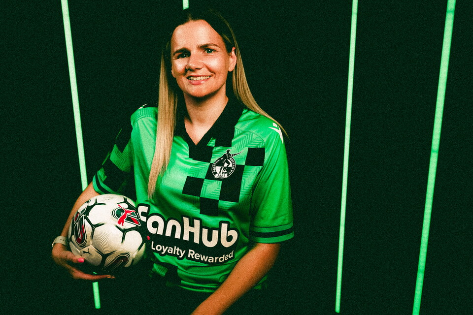 Unveiled | The 2024/25 Bristol Rovers Away Kit
