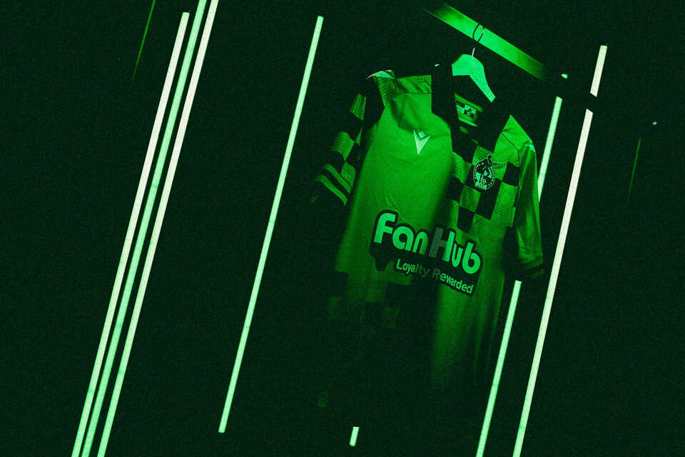 Unveiled | The 2024/25 Bristol Rovers Away Kit