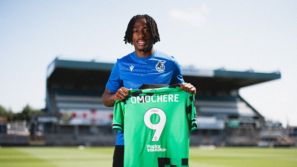 Promise Omochere signs for Bristol Rovers