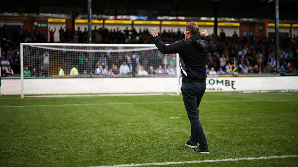 Taylor Cambridge reacts