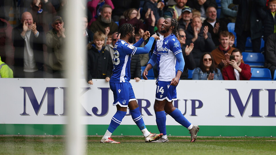 Romaine Sawyers celebrates 