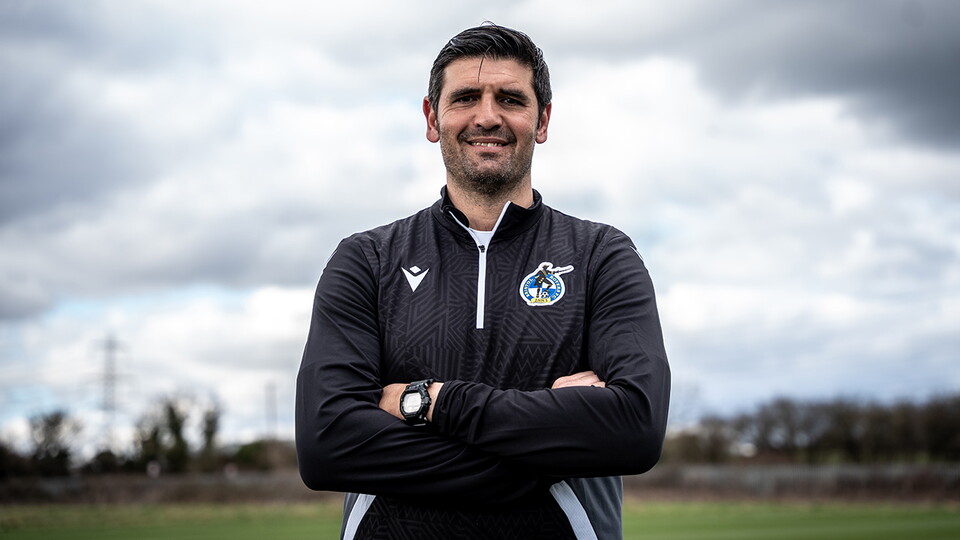 Miguel Llera joins Bristol Rovers