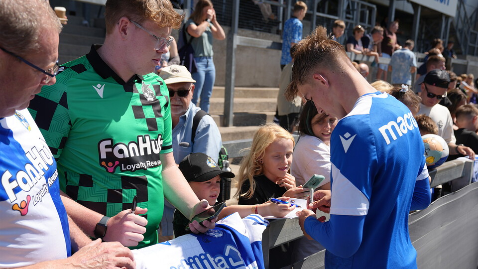 Gallery: Open Training Session at The Mem!