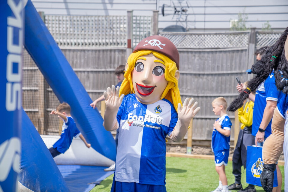 Fan Gallery: Bristol Rovers v Harrogate Town 