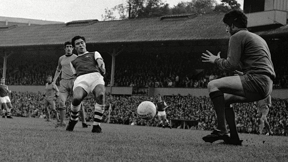 Bobby Gould (Arsenal) Wolverhampton Wanderers v Arsenal .jpg