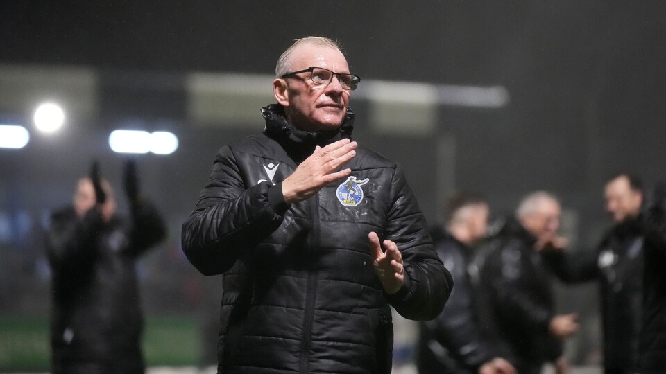 Steve Evans applauding Gasheads after the Barrow game 