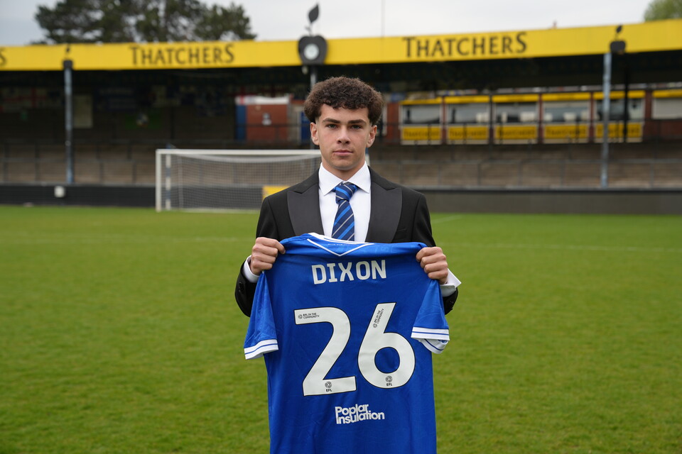 Nine Academy youngsters sign Scholarships
