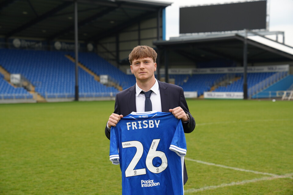Nine Academy youngsters sign Scholarships