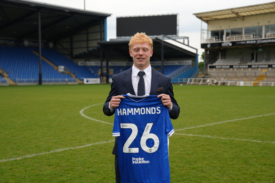 Nine Academy youngsters sign Scholarships