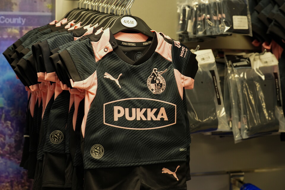  Season Ticket Holders Flock To The Mem For Exclusive Tertiary Kit Event