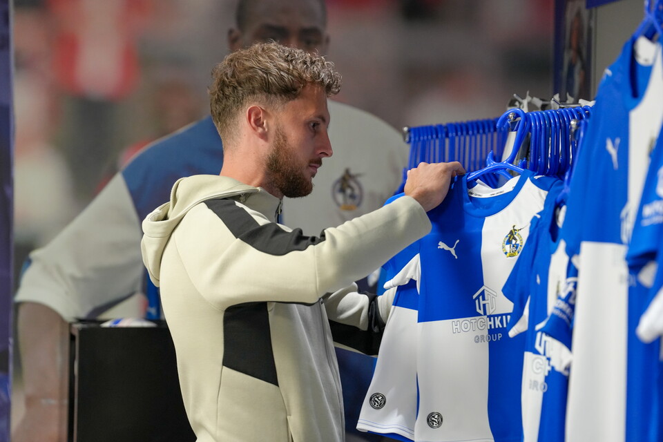  Season Ticket Holders Flock To The Mem For Exclusive Tertiary Kit Event
