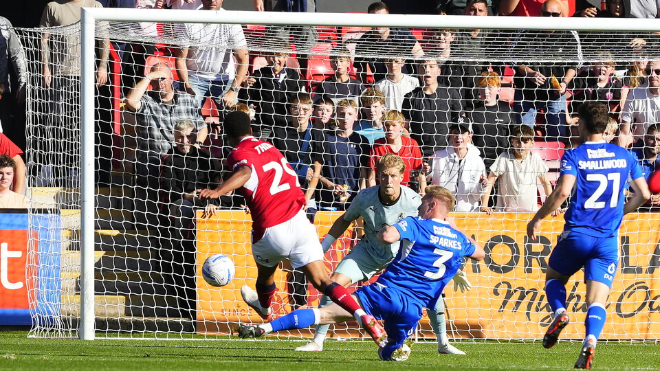 Jack Sparkes denying Adrien Thibaut