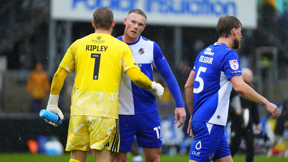Ciaran Kelly talks to Connor Ripley after the match