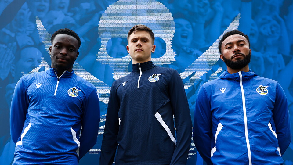 kitpose.jpg?itok=1nO_nXmI