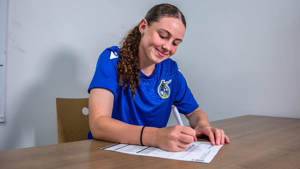 Signed for Bristol Rovers Women