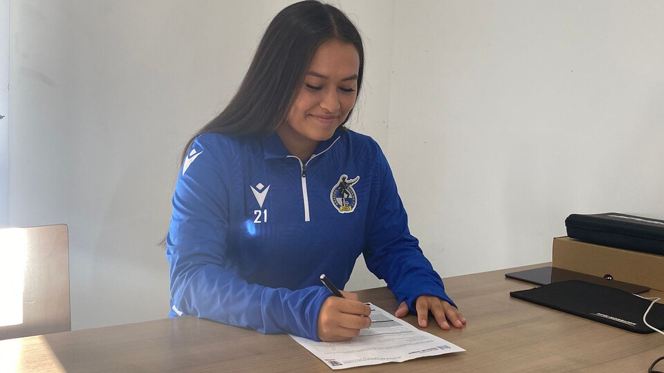 Signed for Bristol Rovers Women