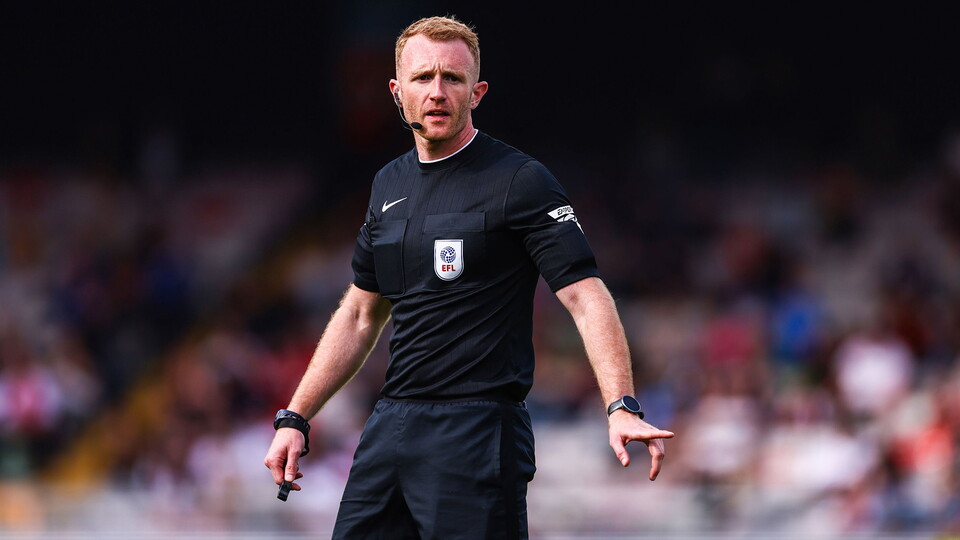  Referee Stephen Parkinson