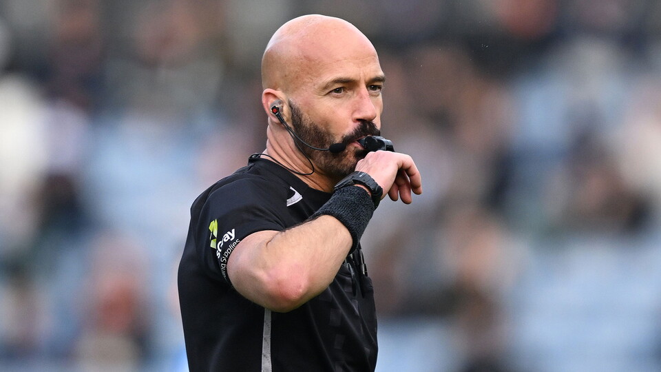 Referee Darren Drysdale